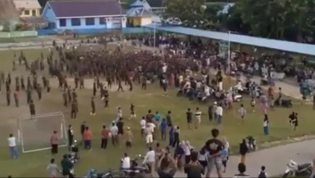 Bentrok Brimob vs TNI usai laga sepak bola di Buton Selatan