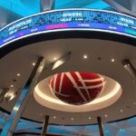 Ringkasan Bursa 24 April 2026: IHSG jatuh 3,38%, asing net sell Rp2 triliun, BBCA hingga BMRI ditekan jual besar.