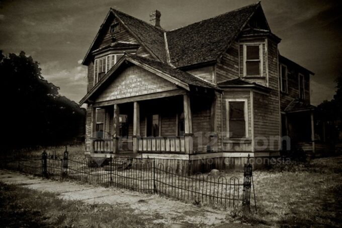 Rumah Angker Bogor Paling Mencekam, Berani Uji Nyali di Lokasi yang Bikin Bulu Kuduk Merinding Ini?