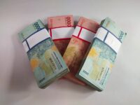 Rupiah keok, Bank Indonesia ambil langkah ekstrem! BI tahan suku bunga 4,75% dan luncurkan senjata baru demi selamatkan mata uang garuda.