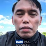 Nyoman Nuarta borong buku karya influencer IKN Dian Rana! Simak kisah haru di balik buku "Di Balik Layar Nusantara" yang dipuji arsitek Istana Negara.