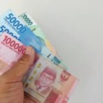 Trump blokade Selat Hormuz! Rupiah tertekan ke Rp17.105/US$ seiring memanasnya geopolitik AS-Iran dan ancaman inflasi energi global.