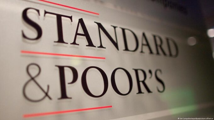 S&P peringatkan peringkat utang Indonesia paling rentan di Asia Tenggara akibat konflik AS-Iran. Subsidi terancam bengkak & inflasi bisa melonjak!