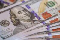 Dolar AS capai level tertinggi sepekan akibat konflik AS-Iran di Selat Hormuz dan data ekonomi AS yang kuat. Euro dan Yen Jepang melemah tajam!