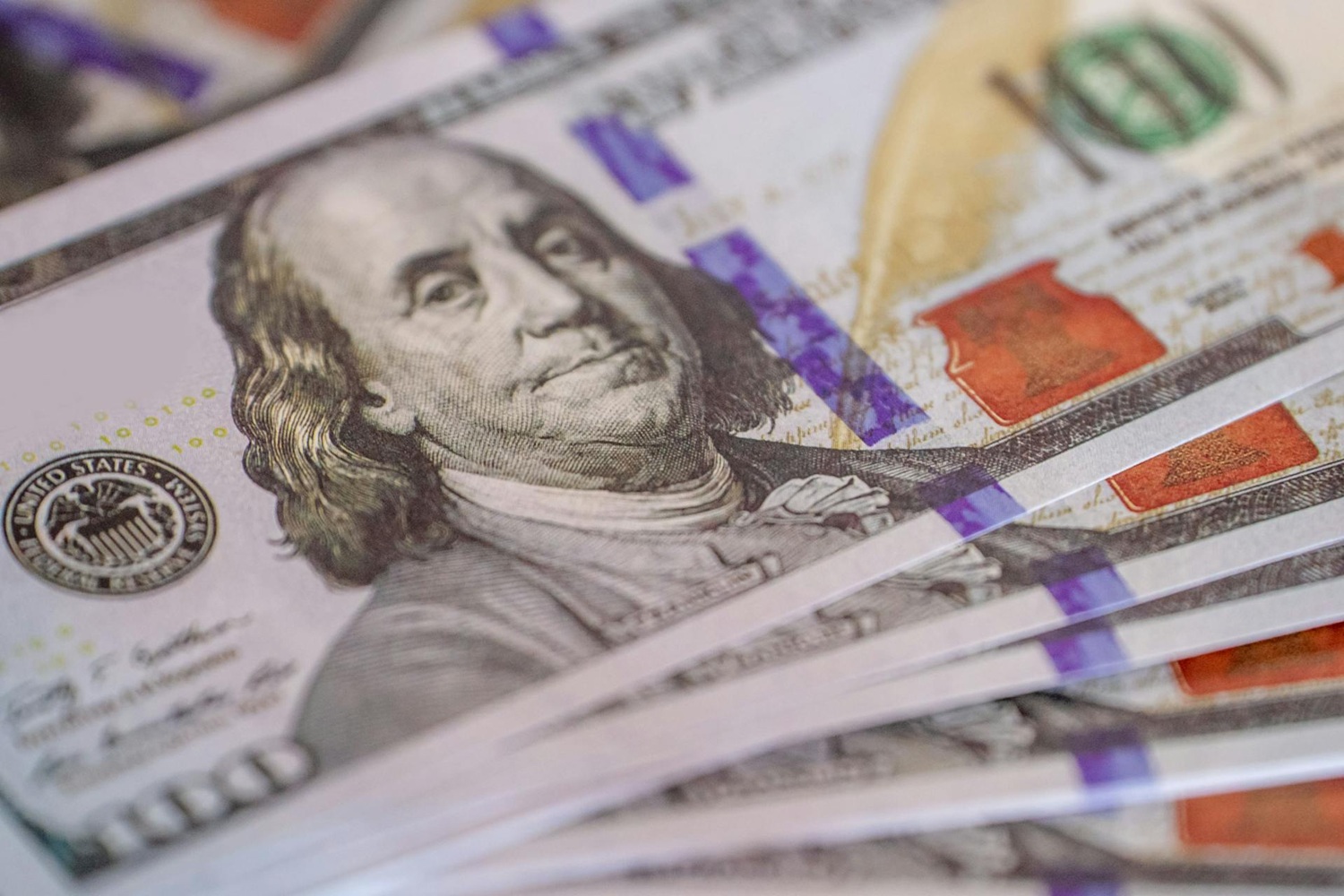 Dolar AS capai level tertinggi sepekan akibat konflik AS-Iran di Selat Hormuz dan data ekonomi AS yang kuat. Euro dan Yen Jepang melemah tajam!