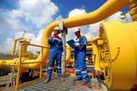 PGAS catat laba kuartal I 2026 naik 46%, target harga saham dinaikkan ke Rp2.100 dan rekomendasi buy menguat di tengah spread gas tinggi.