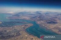 Trump siapkan blokade Iran, pasar waspadai lonjakan harga minyak, inflasi global, serta tekanan baru terhadap ekonomi dan pasar keuangan.