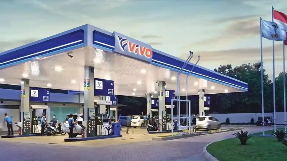Harga BBM naik tajam Mei 2026. Solar Vivo tembus Rp30.890 per liter, sementara Pertamina juga lakukan penyesuaian harga.
