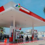 Harga BBM Pertamina naik per 4 Mei 2026. Solar dan Pertamax Turbo melonjak, sementara Pertamax dan BBM subsidi tetap stabil.