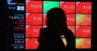 IHSG naik ke 7.057 dengan transaksi Rp23,6 triliun. BRPT dan TPIA melonjak, meski asing masih catat net sell Rp518 miliar.