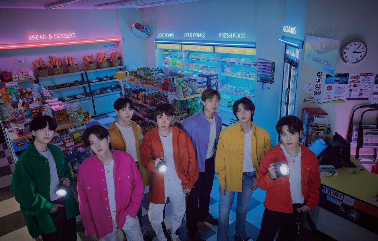 BTS – ARIRANG World adalah konser yang menandai kembalinya anggota ketujuh sebagai grup utuh setelah menyelesaikan masa wajib militer mereka.