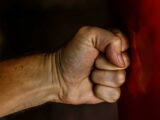 Suka Marah dan Merusak Barang di Sekitarmu? Ini Nama Kondisi Medisnya