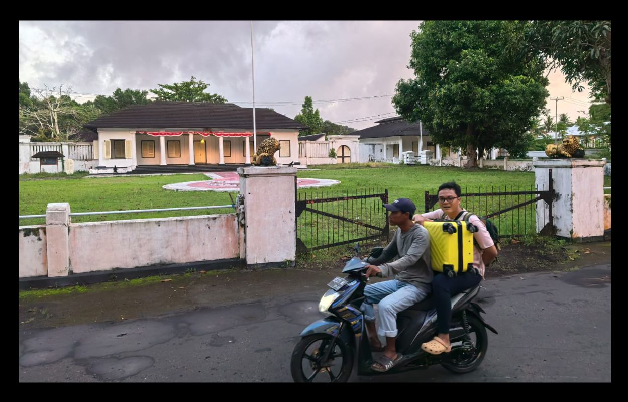 Masuk Istana