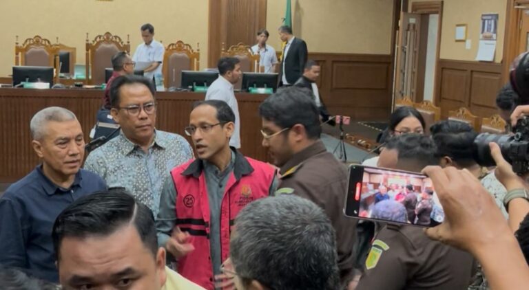 Tuntutan Tinggi