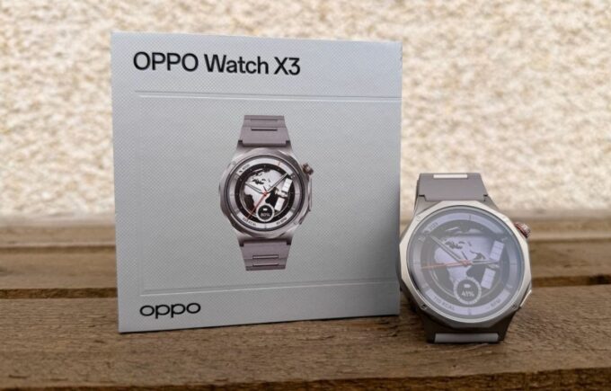 OPPO Watch X3 mengusung lightweight titanium design yang memberikan tampilan premium sekaligus nyaman untuk digunakan sehari-hari.