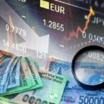 Rupiah menjadi mata uang paling lemah karena adanya tekanan ganda yang datang dari kenaikan harga minyak serta kondisi domestik