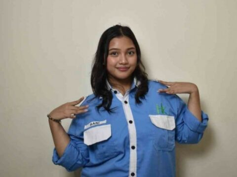 Penulis: Marcella octariningsih 241012602572 / 04IKOP023Penulis: Marcella octariningsih 241012602572 / 04IKOP023 Salah seorang mahasiswi pengamat Komunikasi