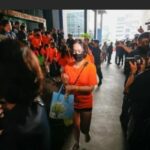 BareskrimPolri berhasil menahan sebanyak 321 pelaku sindikat Judi Online (Judol) di Gedung Perkantoran di Jalan Hayam Wuruk, Jakarta Barat (Jakbar).