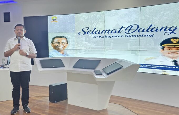"Tahu krowak": lambang aplikasi layanan publik milik kabupaten Sumedang. Ada 29 menu di dashboardnya. Mulai dari kas daerah sampai MBG.