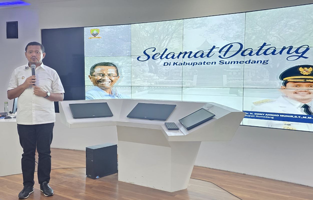 "Tahu krowak": lambang aplikasi layanan publik milik kabupaten Sumedang. Ada 29 menu di dashboardnya. Mulai dari kas daerah sampai MBG.