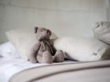 Sering Berjerawat di Pipi? Sarung Bantal Kotor Bisa Jadi Penyebabnya