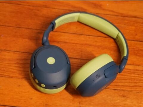 Headphone buatan iClever menjadi pemenang favorit dalam ajang konferensi dan pameran teknologi GCS 2026 Shenzhen, Senin (1/6).