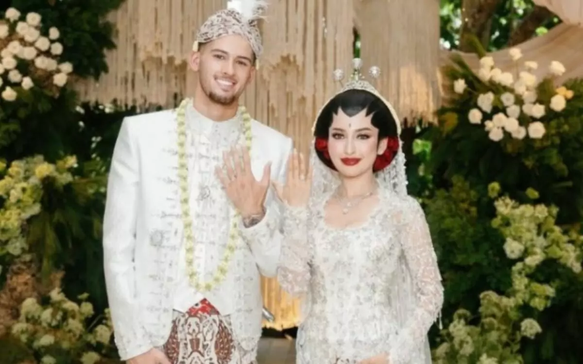 Banyak dari mereka sangat antusias dengan mencari link livestreaming Perayaan Justin dan Jennifer mulai dari akad sampai dengan resepsi.