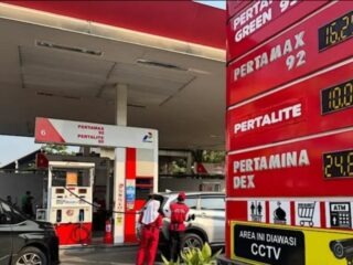 pelemahan harga minyak dunia membuka ruang pembahasan baru bahan bakar minyak nonsubsidi. Produk seperti Pertamax berpeluang dievaluasi
