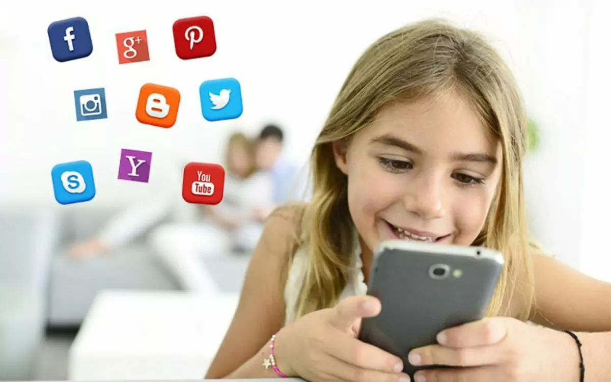 Platform TikTok, IG dan Youtube tidak hanya dilihat sebagai sarana hiburan atau edukasi, ekosistem digital risiko psikologis yang masif.