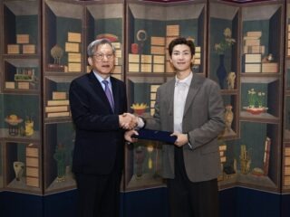 RM, leader grup Kpop BTS, resmi ditunjuk sebagai salah satu sosok penting yaitu “Duta Global” pertama dalam sejarah Museum Nasional Korea