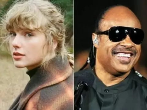Penyanyi dan pencipta lagu Taylor Swift mendapat predikat penulis lagu wanita termuda yang masuk dalam kategori Songwriters Hall of Fame