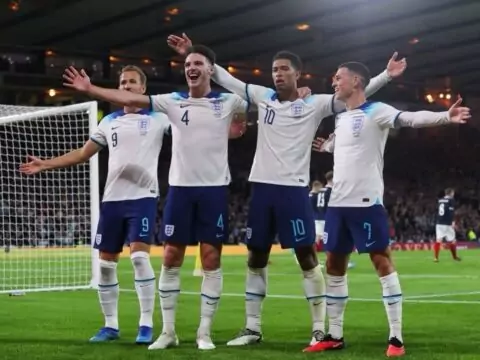 Inggris vs Kosta Rika