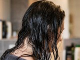 Banyak Orang Masih Salah, Ini Cara Mengeringkan Rambut Setelah Keramas