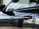 Tips Ampuh Menjaga Kilau Cat Mobil agar Terlihat Selalu Baru