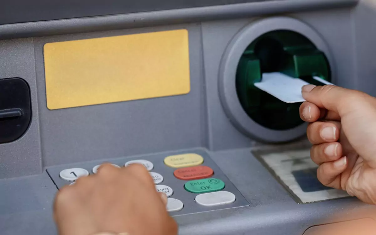 Kartu ATM Tertelan