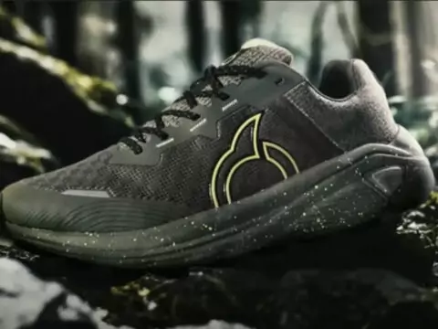 Sepatu Lari Pria